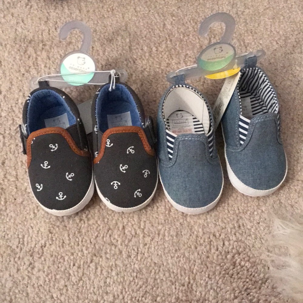 Two pairs 9-12 m shoes